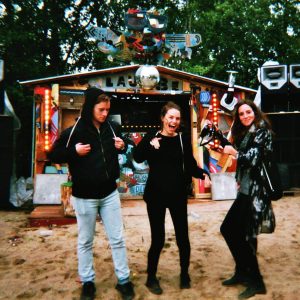 Gute Laune: Jelena und ihre Freunde beim Melt! Festival